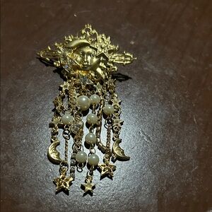 Unsigned Gold Tone Celestial Brooch with Pearls!
